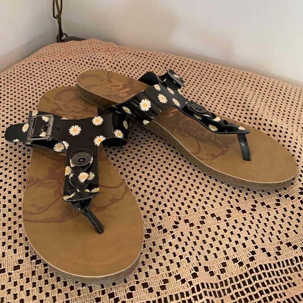 Blowfish Malibu Floral Daisy Sandals - Picture 2 of 11
